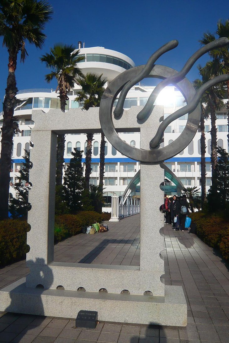 Sun Cruise Resort & Yacht The